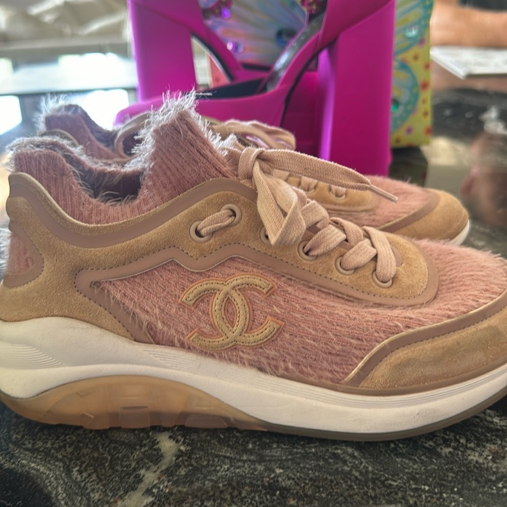 Chanel tennis shoes pink
